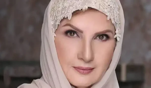 زهرا سعیدی بازیگر نقش آذر در سریال فریبا