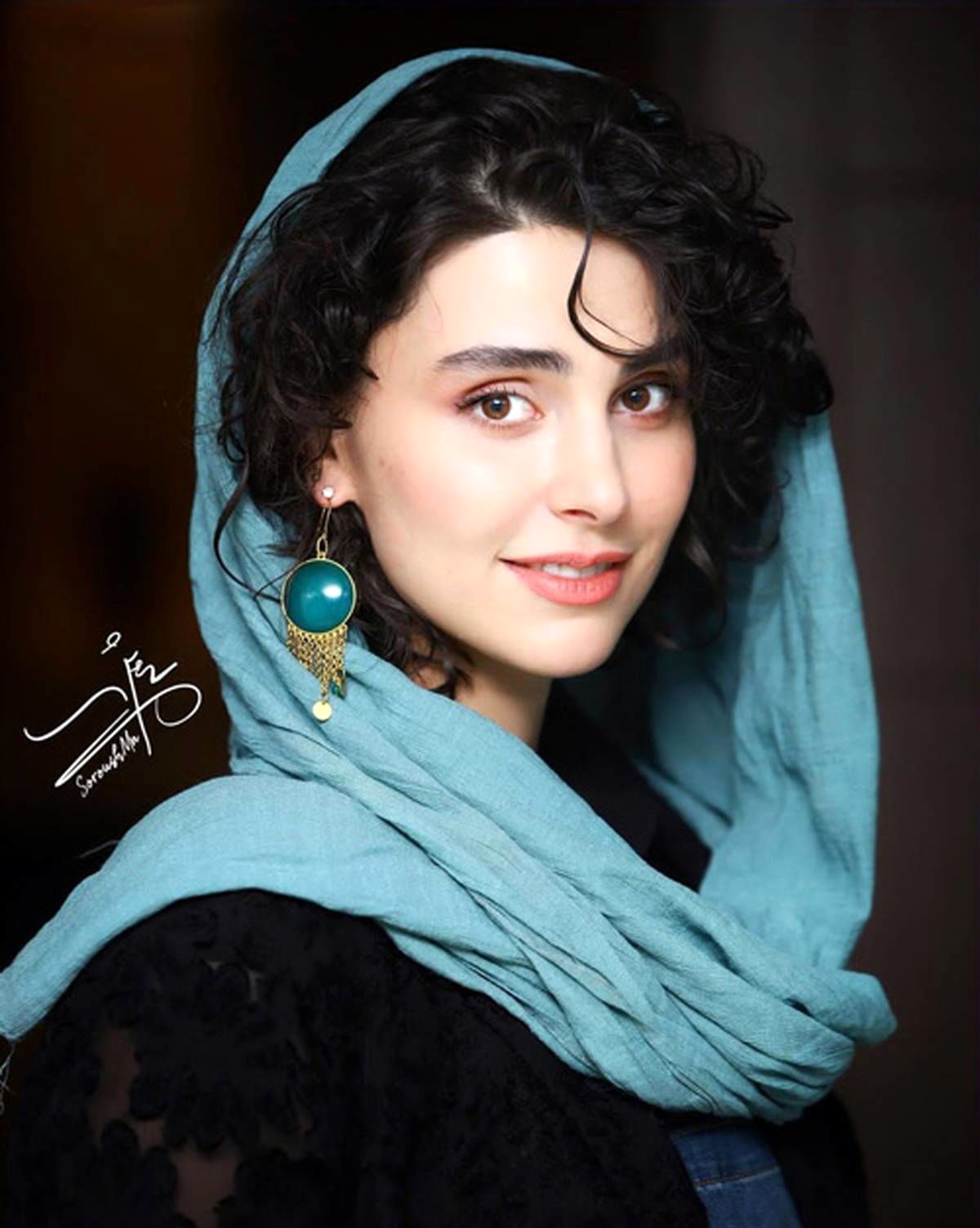 بیوگرافی لاله مرزبان در نقش آبان اسفندیاری در سریال آبان